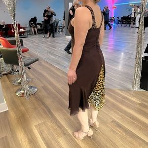 Tango dress size 10 but fits tight like a size 8.